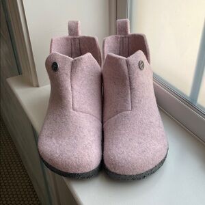 Birkenstock Andermatt Soft Pink slippers. UK2/EU34/US4